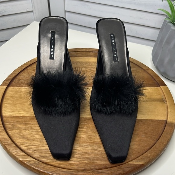 NINE WEST l Black Fur Pom Pom Slip On Mule Heels Sz. 8 Special Event Dressy Sexy - Picture 9 of 11